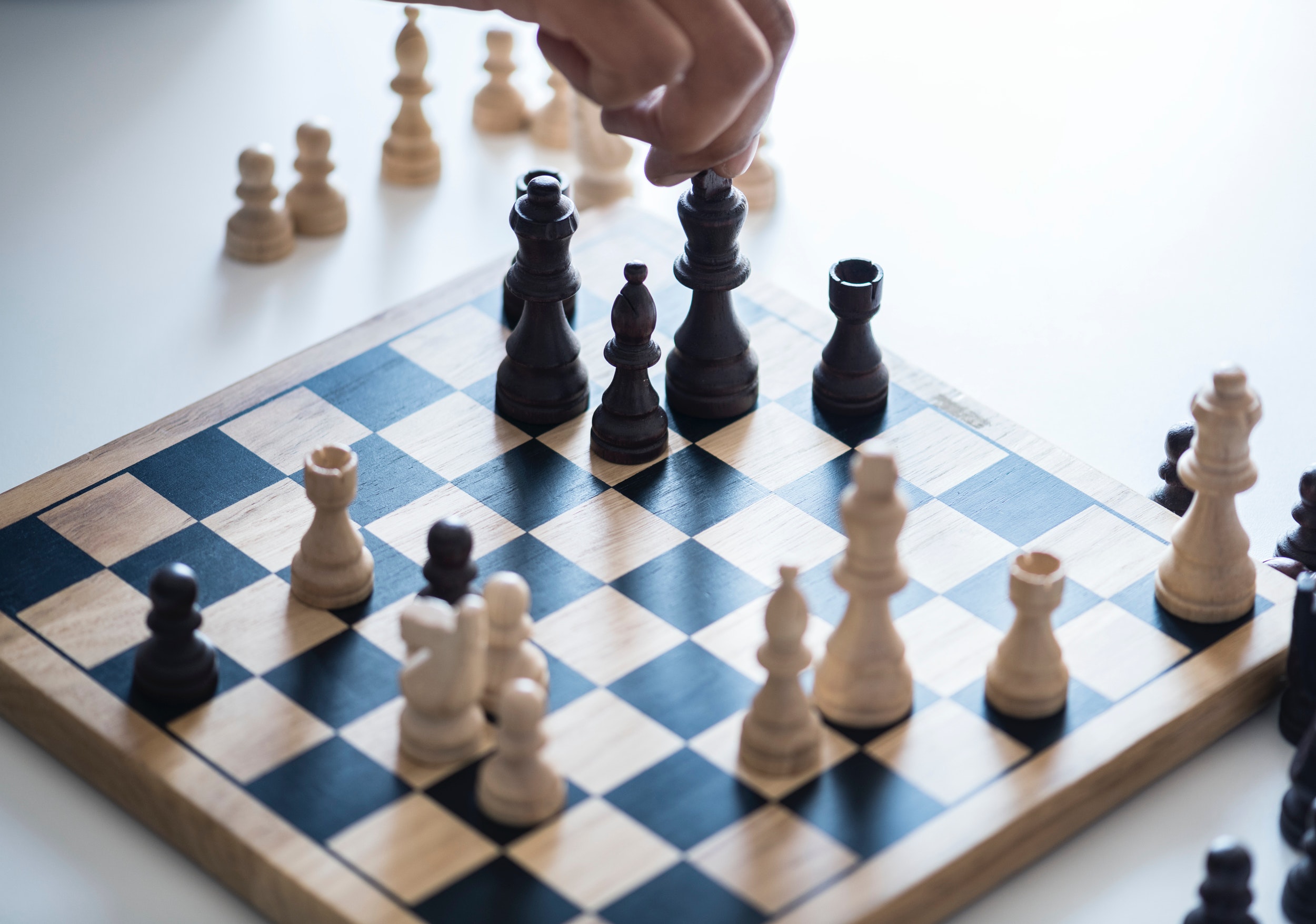 Exploiting Typical Opening Errors - Chess Lessons 